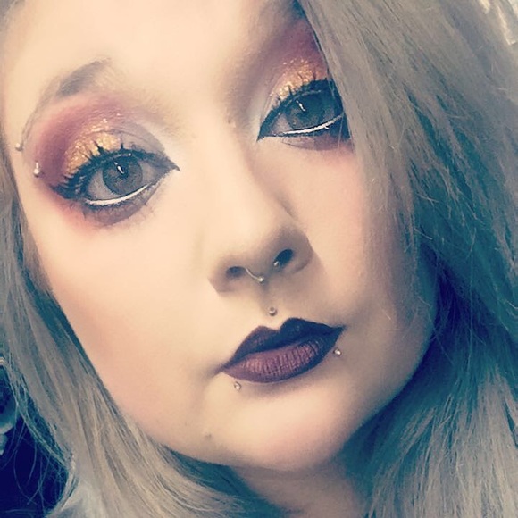 Meet your Posher, Ashley - Picture 2 of 2